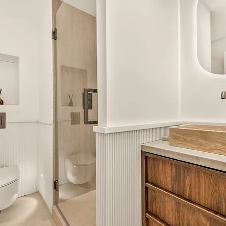 Apartamento Ref 2067 - Fully Renovated Near The Croisette For Rent Cannes