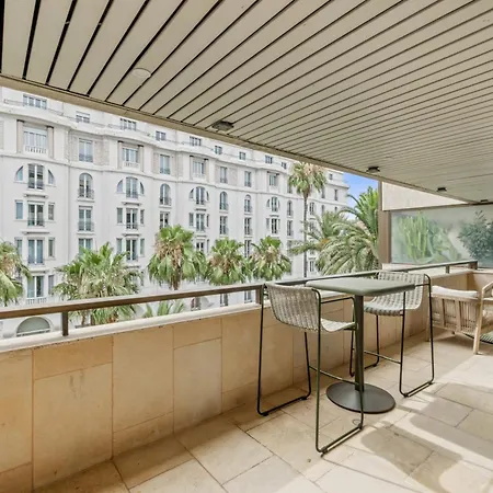 Ref 2067 - Fully Renovated Near The Croisette For Rent קאן